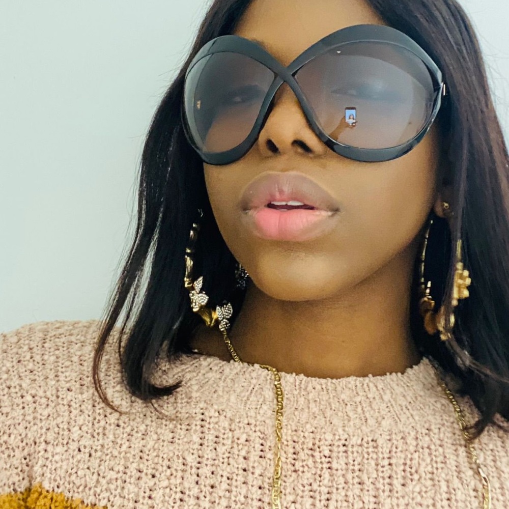 Tom Ford Sunglasses Carine-02 TF902 52F Classic Dark Havana/Brown Gradient 71mm